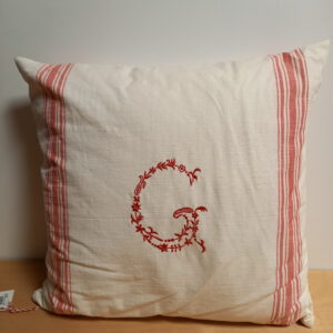 Coussin "G" rouge/blanc
