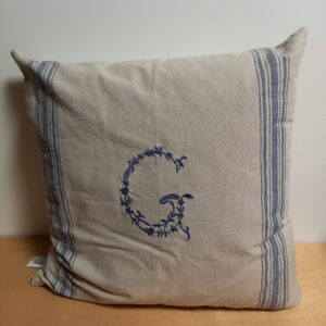 Coussin "G" bleu/grège