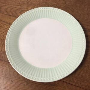 Assiette plate vert pâle