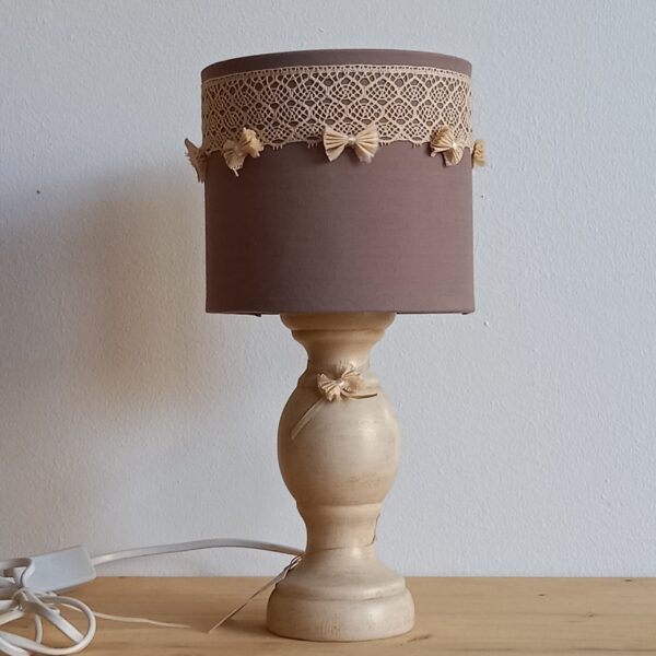 Lampe patinée beige nœuds